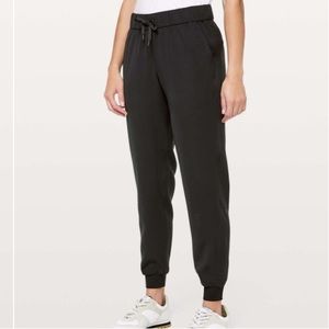 Lululemon ON THE FLY JOGGER 28" *WOVEN - Black